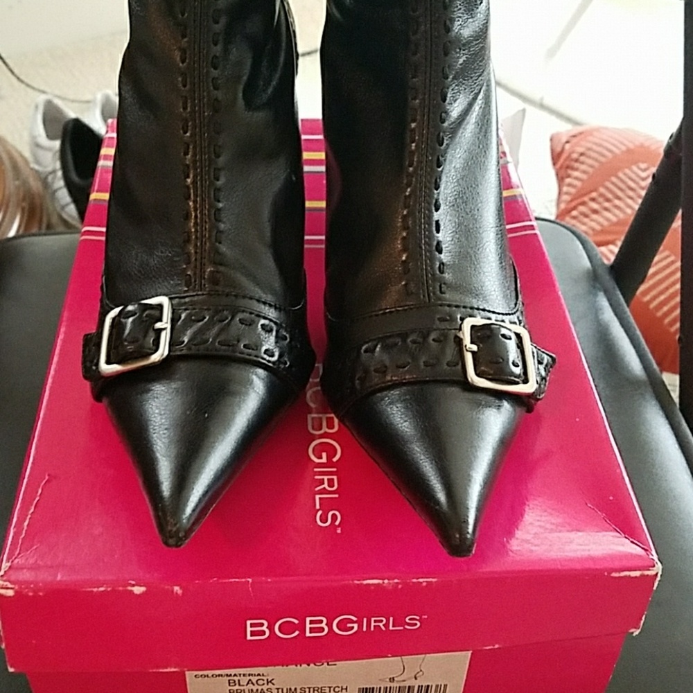 BCBGirls Black stretch boot